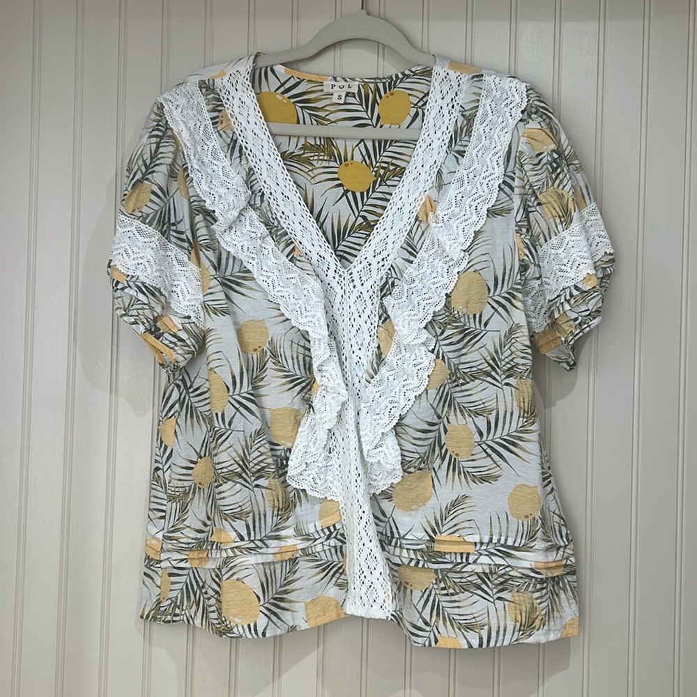 POL Women’s V-Neck Lace Short Sleeve Top NWOT